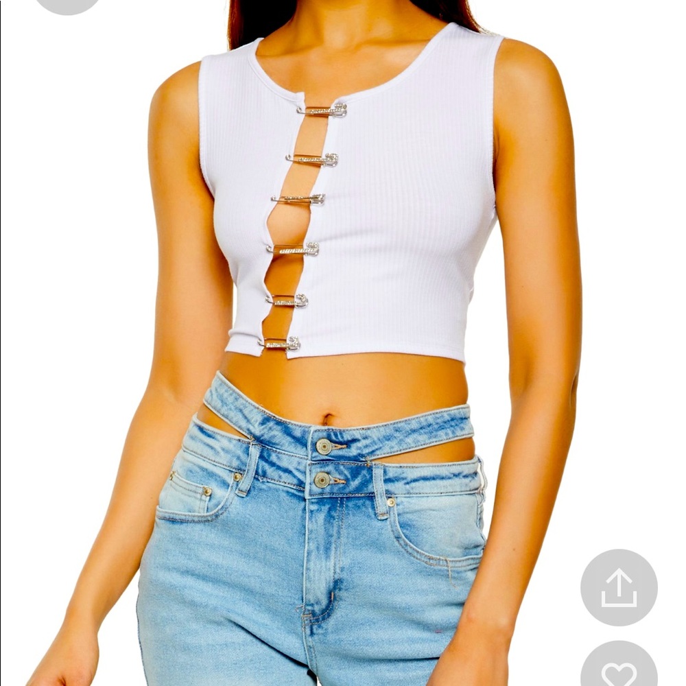Stunning top! Dress up or down!